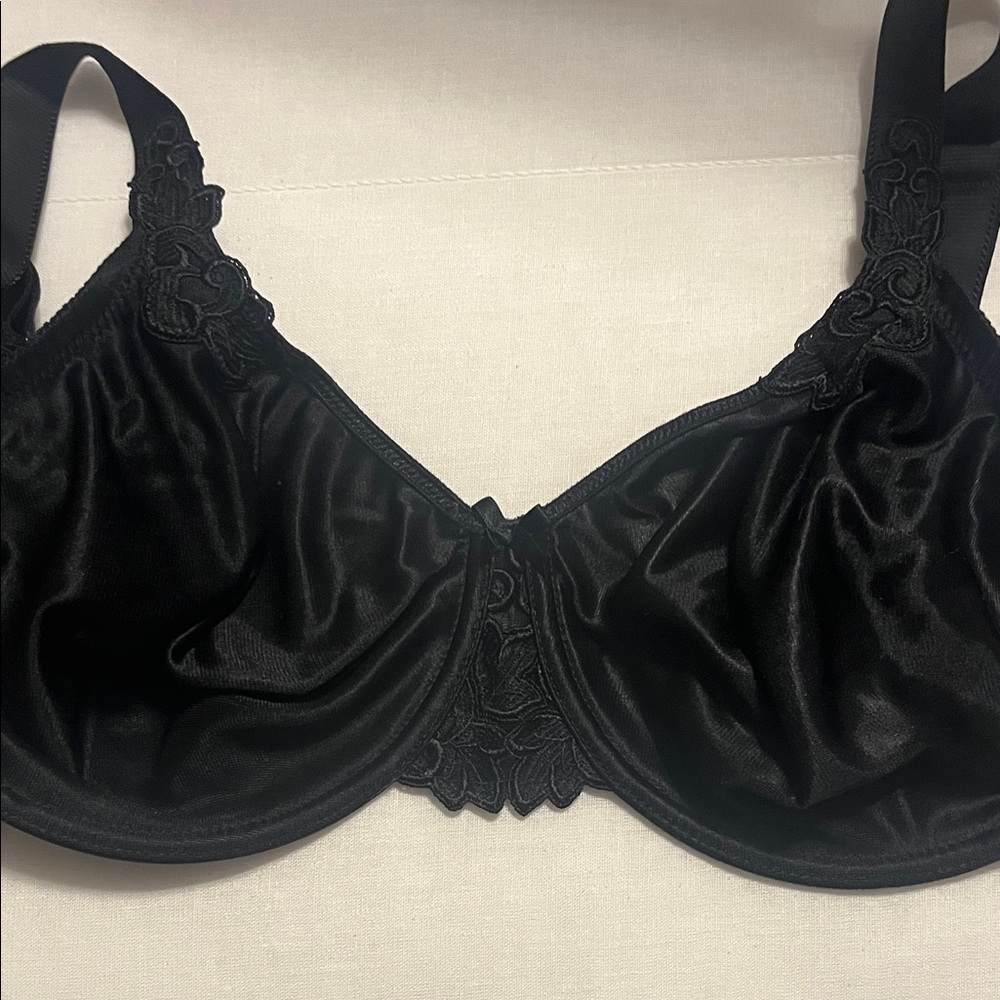 Chantelle Black Satin Underwire Bra with Floral Lace Trim